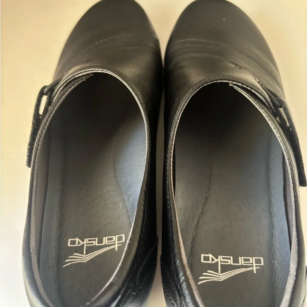 Dansko Women’s Black Slip-On Loafers with adjustable strap - Picture 5 of 7